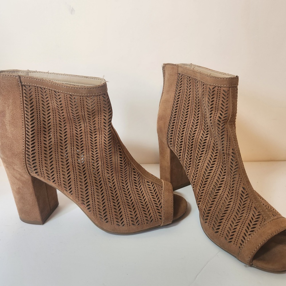 Joe Fresh Tan Perforated Laser Cut Peep Toe Block Heel Ankle Boots Womens 6